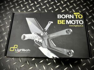 R9 / MT-09 |LighTech 腳踏後移組