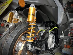 XMAX300 後避震器 | Ohlins Ya741